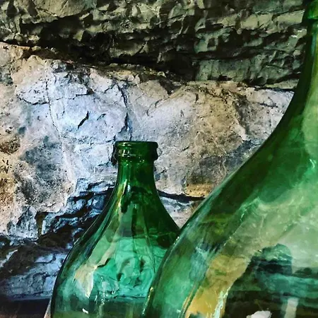 לינה וארוחת בוקר La Grotte דינאן